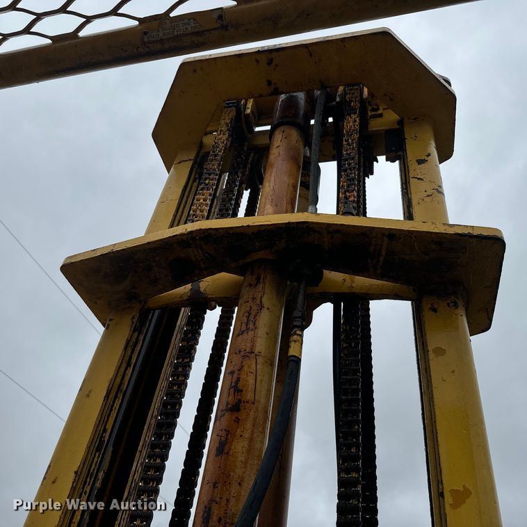 image for item EH5489 Allis Chalmers 630 forklift