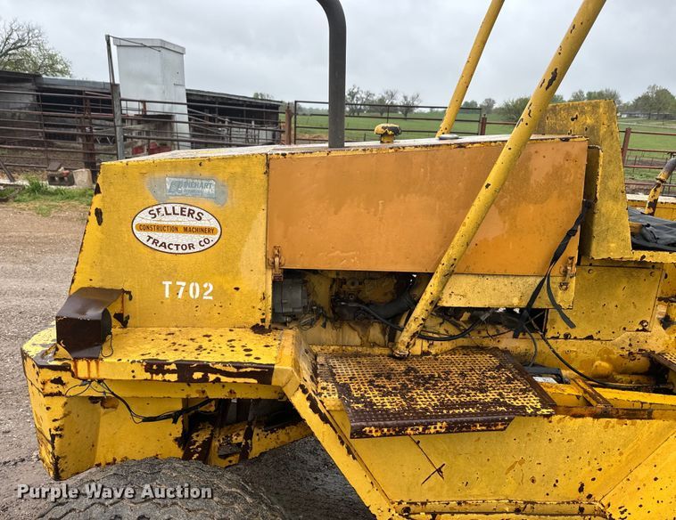 image for item EH5489 Allis Chalmers 630 forklift