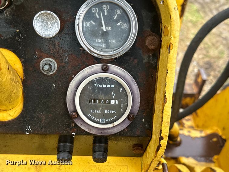 image for item EH5489 Allis Chalmers 630 forklift