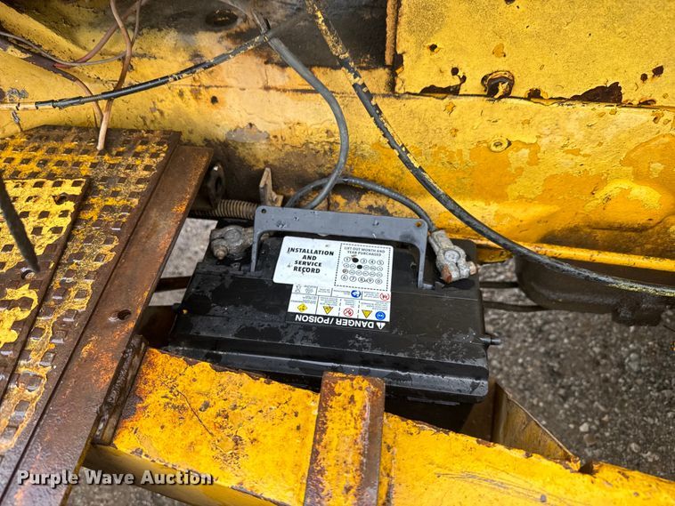 image for item EH5489 Allis Chalmers 630 forklift