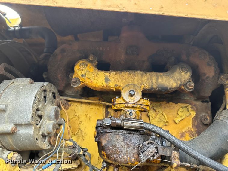 image for item EH5489 Allis Chalmers 630 forklift