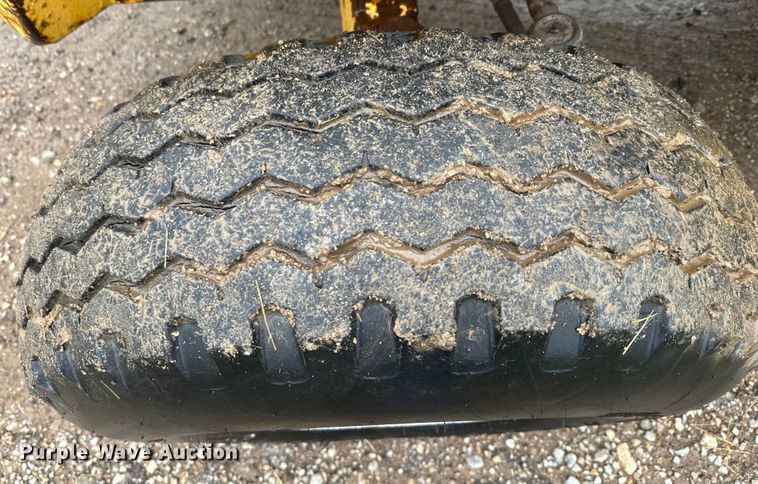 image for item EH5489 Allis Chalmers 630 forklift