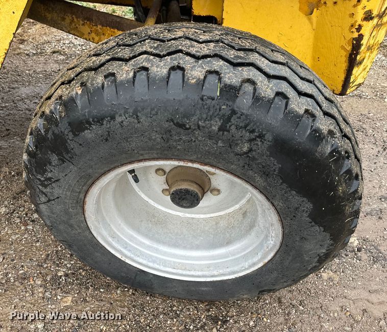 image for item EH5489 Allis Chalmers 630 forklift