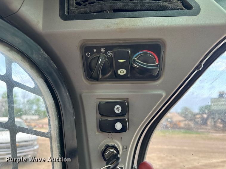 image for item EH6673 2017 Caterpillar 289D tracked skid steer loader