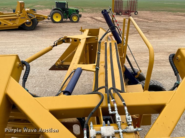 image for item EJ0518 2020 K-Tec 2822 Flex land leveler