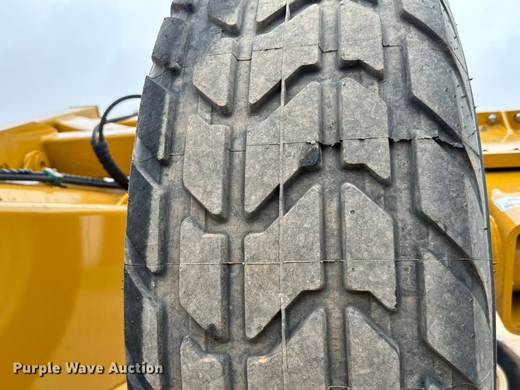 image for item EJ0518 2020 K-Tec 2822 Flex land leveler