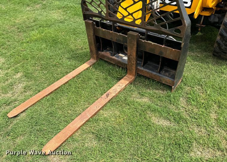 image for item EJ0522 2021 JCB 505-20 tool carrier telehandler