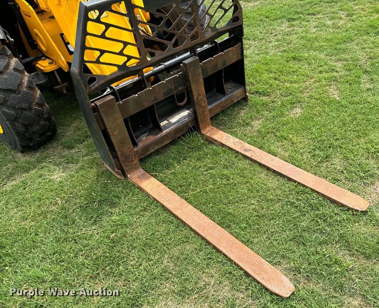 image for item EJ0522 2021 JCB 505-20 tool carrier telehandler