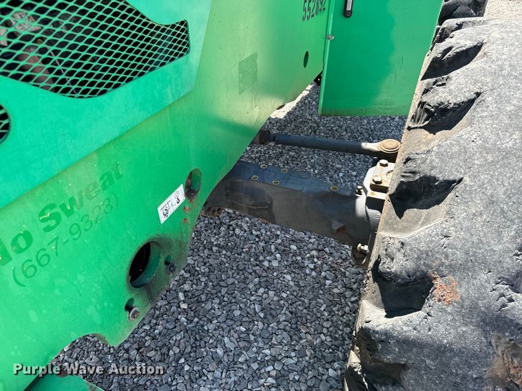 image for item EJ0553 2013 JLG Skytrak 8042 telehandler