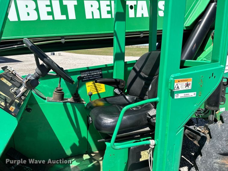 image for item EJ0553 2013 JLG Skytrak 8042 telehandler