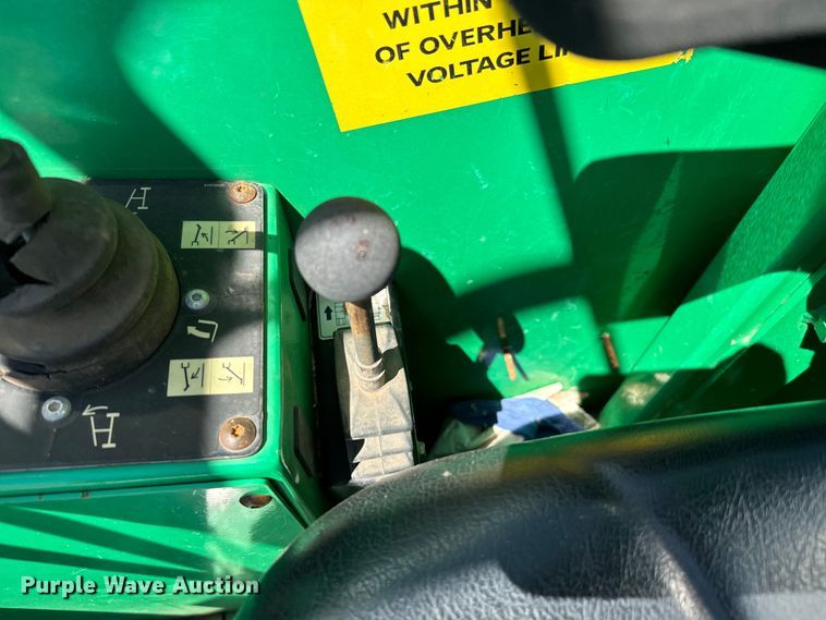 image for item EJ0553 2013 JLG Skytrak 8042 telehandler