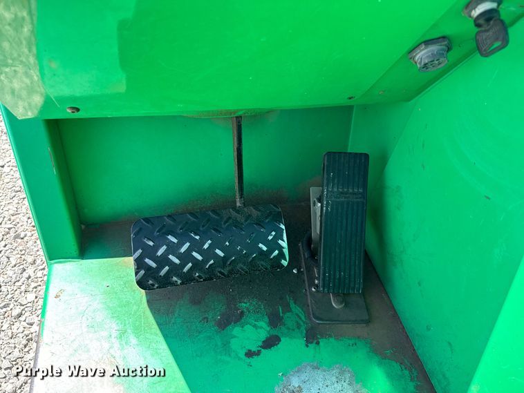 image for item EJ0553 2013 JLG Skytrak 8042 telehandler