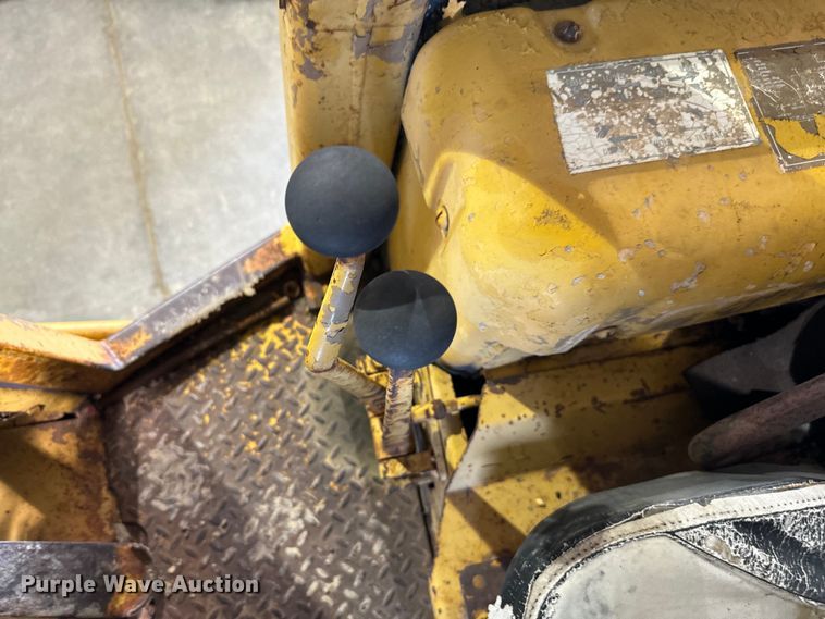 image for item EJ0566 1980 Caterpillar 920 wheel loader