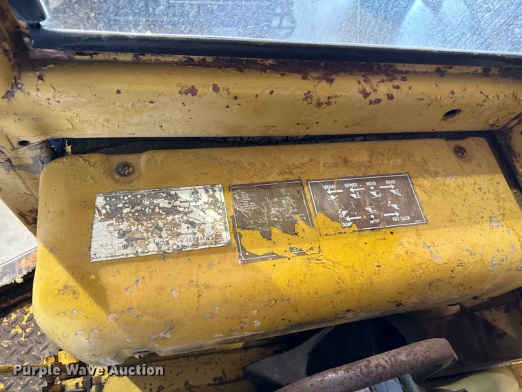 image for item EJ0566 1980 Caterpillar 920 wheel loader