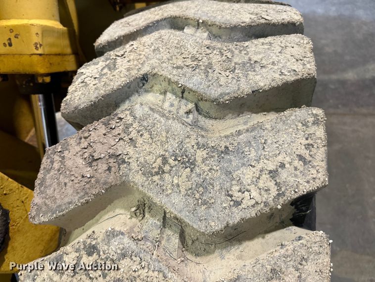 image for item EJ0566 1980 Caterpillar 920 wheel loader