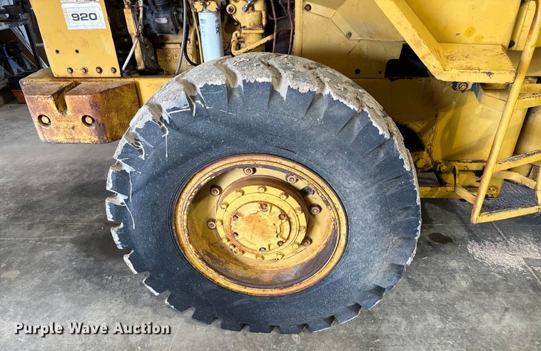 image for item EJ0566 1980 Caterpillar 920 wheel loader