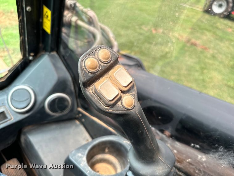 image for item EJ0575 2020 JCB 270T tracked skid steer loader