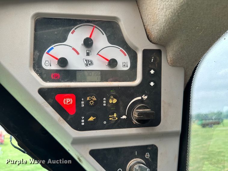 image for item EJ0575 2020 JCB 270T tracked skid steer loader