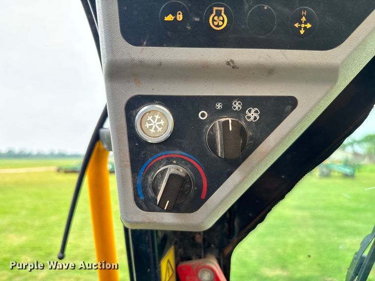 image for item EJ0575 2020 JCB 270T tracked skid steer loader