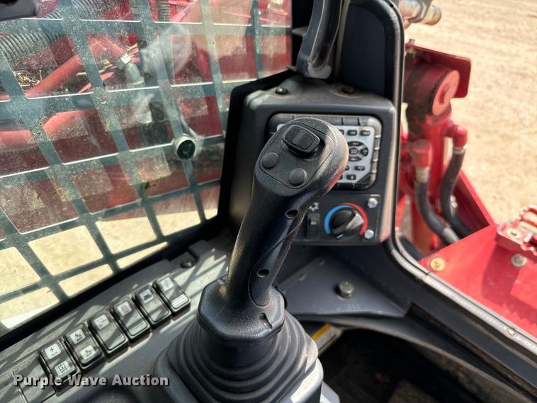 image for item EJ0580 2018 Takeuchi TL12V2 tracked skid steer loader