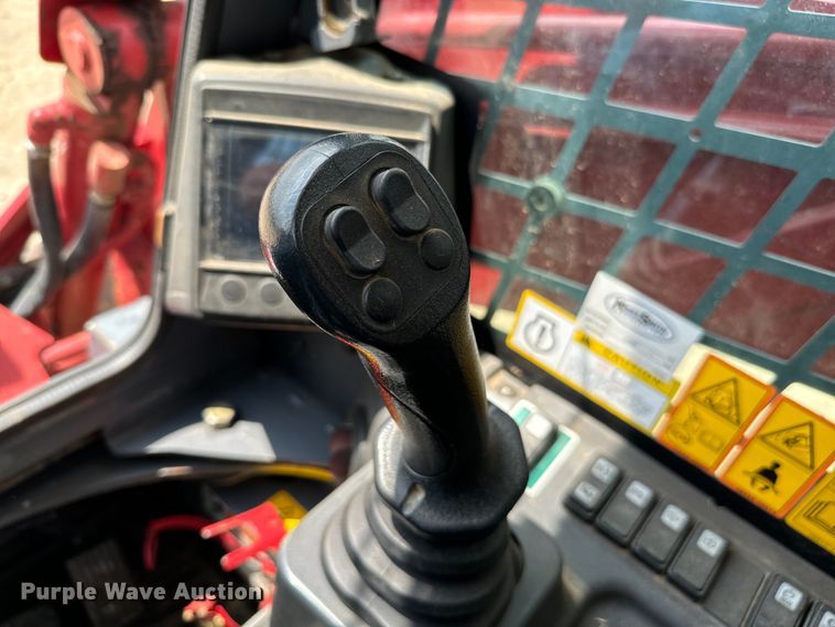 image for item EJ0580 2018 Takeuchi TL12V2 tracked skid steer loader