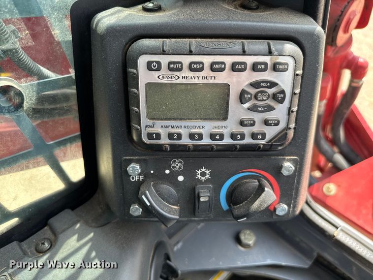 image for item EJ0580 2018 Takeuchi TL12V2 tracked skid steer loader