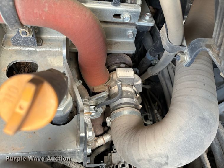 image for item EJ0580 2018 Takeuchi TL12V2 tracked skid steer loader