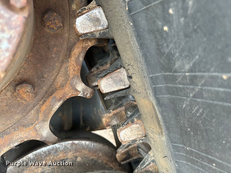 image for item EJ0580 2018 Takeuchi TL12V2 tracked skid steer loader