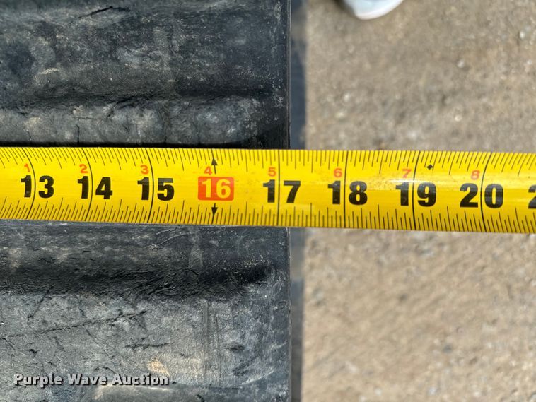 image for item EJ0580 2018 Takeuchi TL12V2 tracked skid steer loader