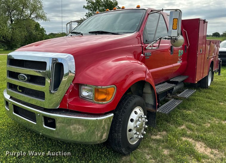 image for item EJ0590 2006 Ford F650 Super Duty Pro Loader Crew Cab utility / service truck