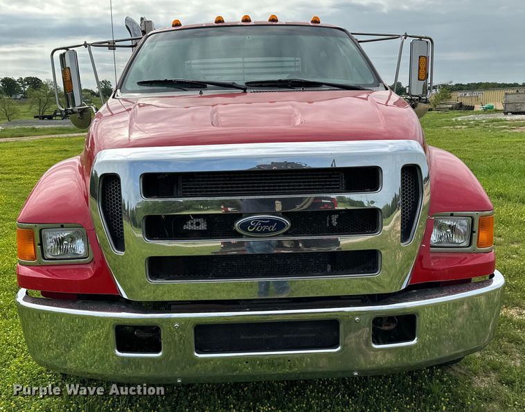 image for item EJ0590 2006 Ford F650 Super Duty Pro Loader Crew Cab utility / service truck