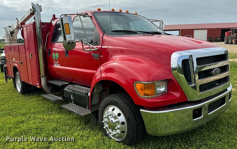 image for item EJ0590 2006 Ford F650 Super Duty Pro Loader Crew Cab utility / service truck