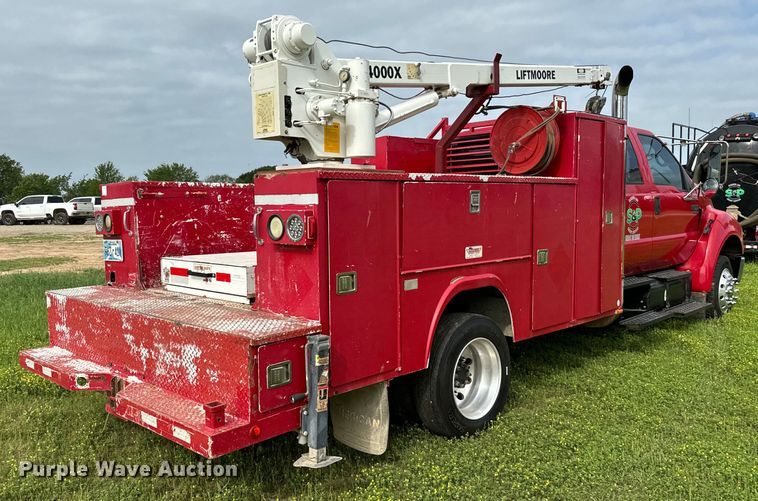 image for item EJ0590 2006 Ford F650 Super Duty Pro Loader Crew Cab utility / service truck