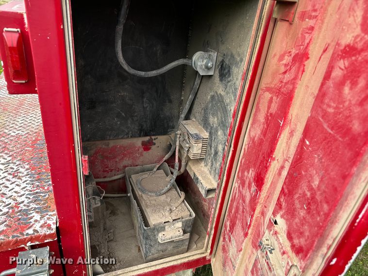 image for item EJ0590 2006 Ford F650 Super Duty Pro Loader Crew Cab utility / service truck