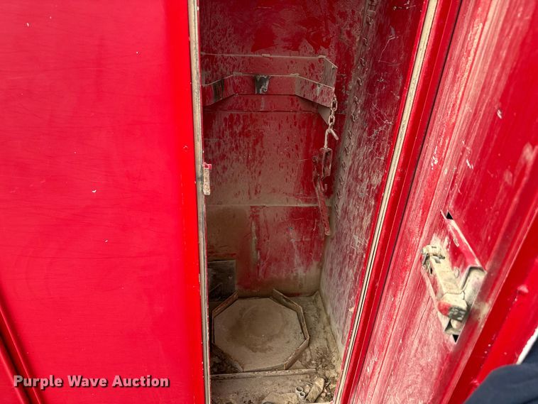 image for item EJ0590 2006 Ford F650 Super Duty Pro Loader Crew Cab utility / service truck