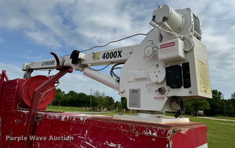 image for item EJ0590 2006 Ford F650 Super Duty Pro Loader Crew Cab utility / service truck