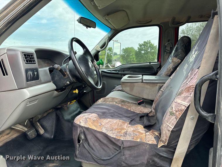 image for item EJ0590 2006 Ford F650 Super Duty Pro Loader Crew Cab utility / service truck