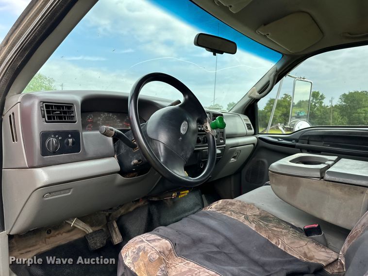 image for item EJ0590 2006 Ford F650 Super Duty Pro Loader Crew Cab utility / service truck