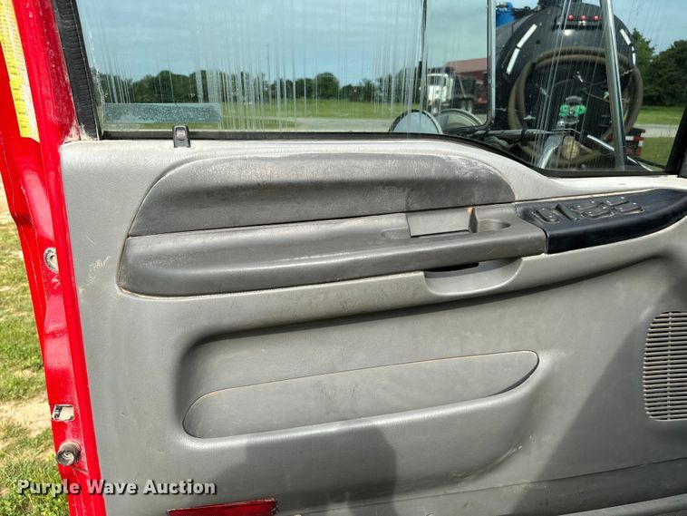 image for item EJ0590 2006 Ford F650 Super Duty Pro Loader Crew Cab utility / service truck