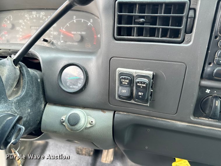 image for item EJ0590 2006 Ford F650 Super Duty Pro Loader Crew Cab utility / service truck