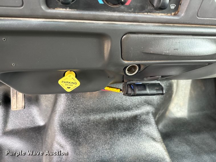 image for item EJ0590 2006 Ford F650 Super Duty Pro Loader Crew Cab utility / service truck