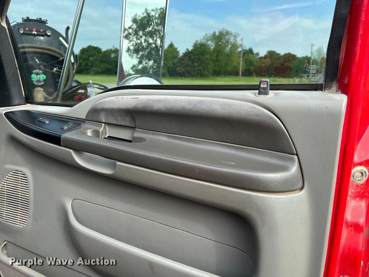 image for item EJ0590 2006 Ford F650 Super Duty Pro Loader Crew Cab utility / service truck