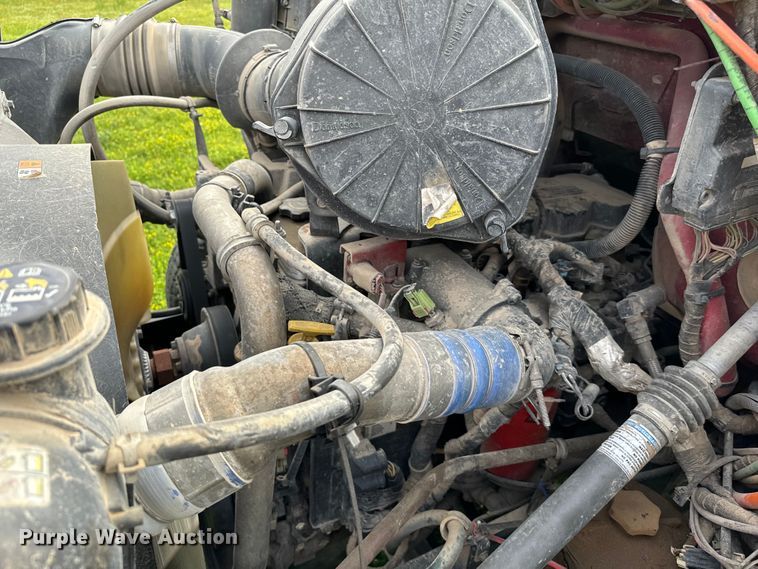 image for item EJ0590 2006 Ford F650 Super Duty Pro Loader Crew Cab utility / service truck