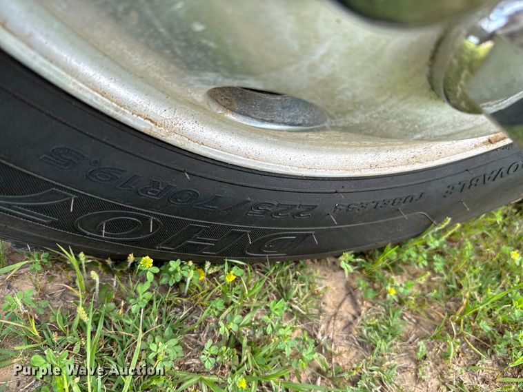 image for item EJ0590 2006 Ford F650 Super Duty Pro Loader Crew Cab utility / service truck