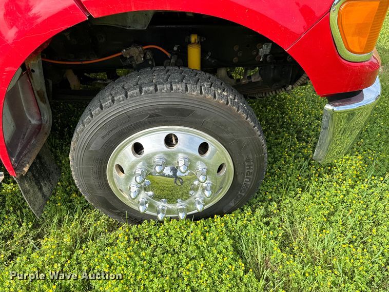 image for item EJ0590 2006 Ford F650 Super Duty Pro Loader Crew Cab utility / service truck