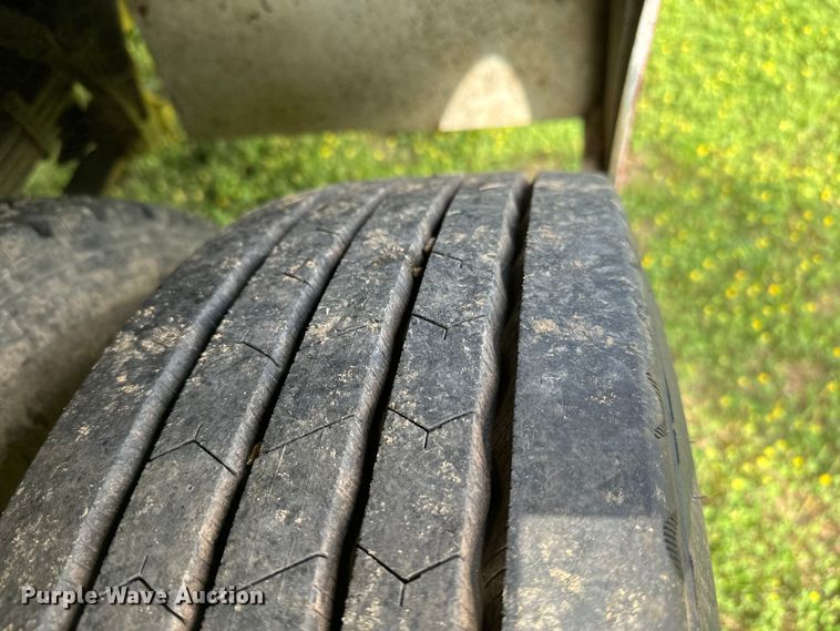 image for item EJ0590 2006 Ford F650 Super Duty Pro Loader Crew Cab utility / service truck