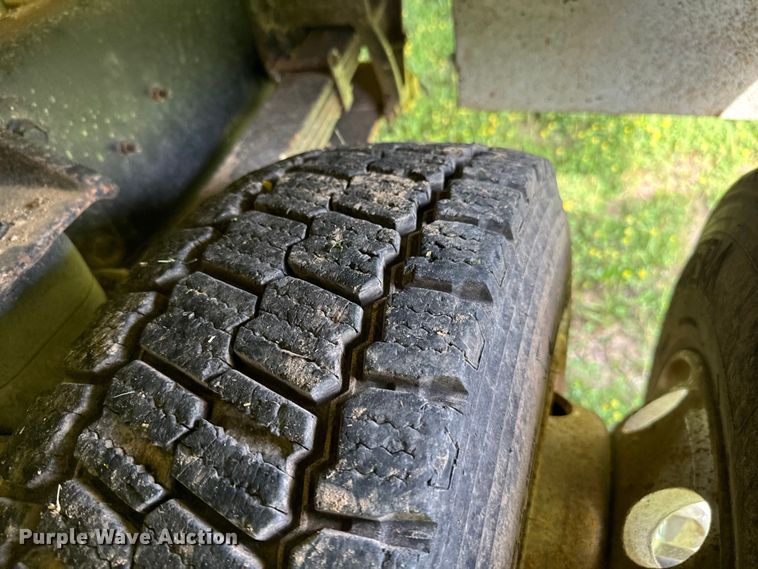 image for item EJ0590 2006 Ford F650 Super Duty Pro Loader Crew Cab utility / service truck