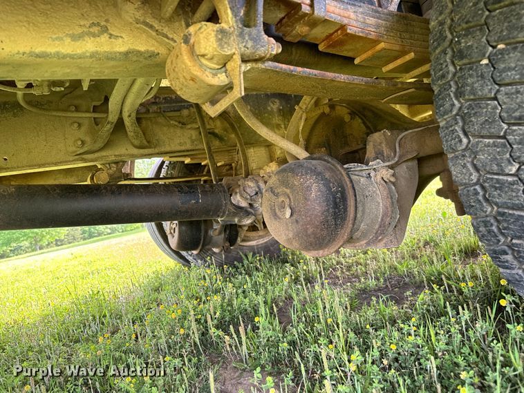 image for item EJ0590 2006 Ford F650 Super Duty Pro Loader Crew Cab utility / service truck