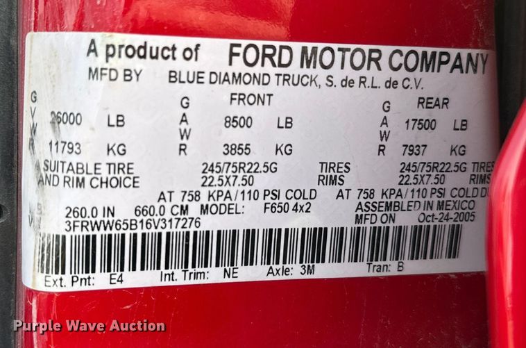 image for item EJ0590 2006 Ford F650 Super Duty Pro Loader Crew Cab utility / service truck