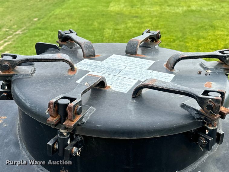 image for item EJ0591 2003 Freightliner FLD112 vacuum truck